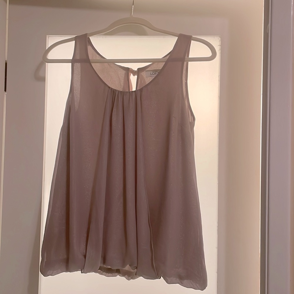 Sleeveless, metallic / shimmer, top